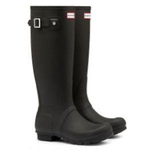 Matte Black Hunter Rain-boots size 8